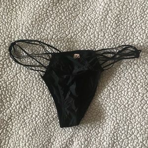 Cheeky black strappy panty